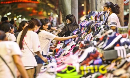 别再只盯着房地产了，2020年的暴利行业，已经有人开始赚钱了(房地产真是暴利)
